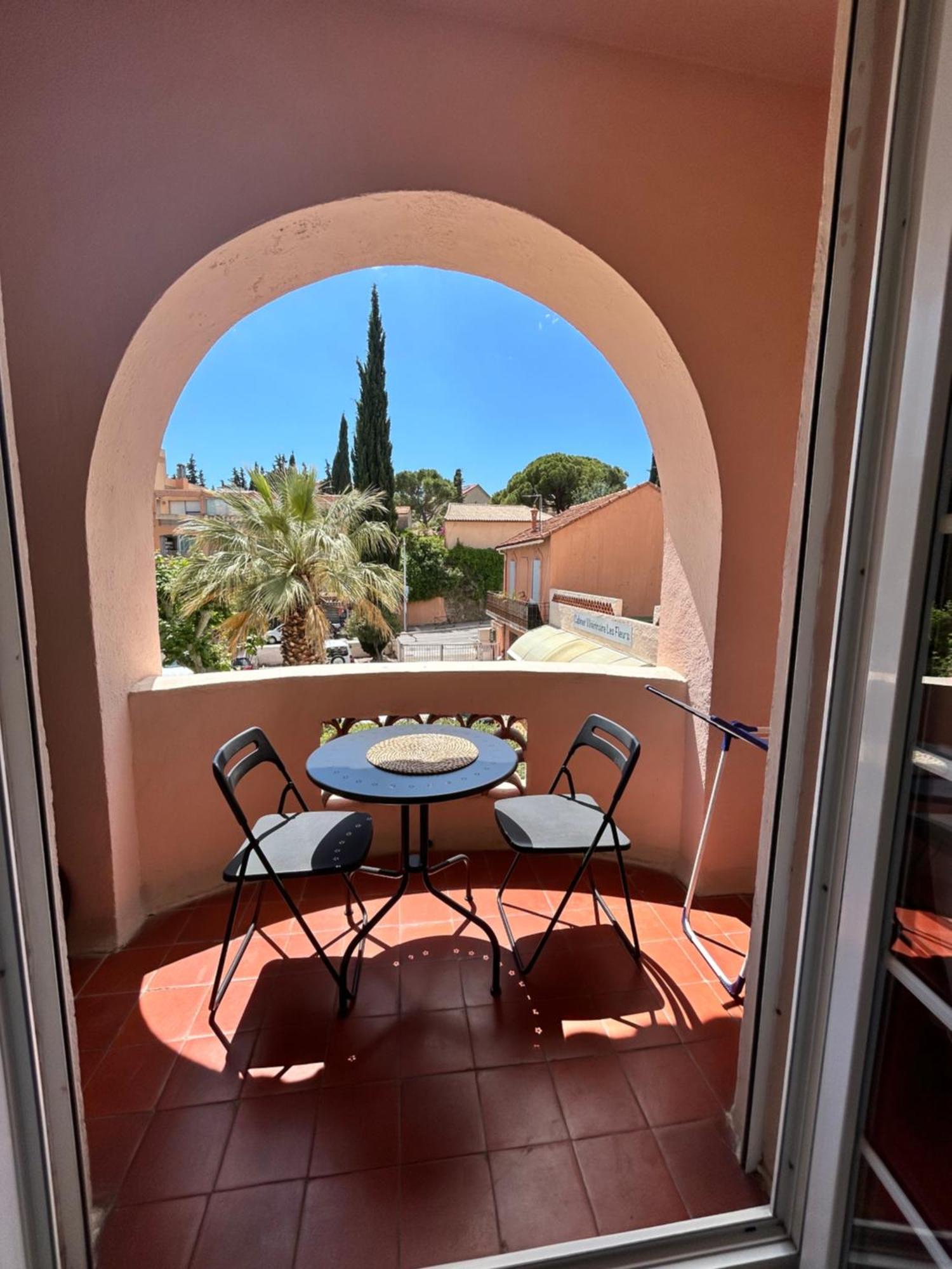 Appart T1 centre BANDOL dans Résidence de charme Esterno foto